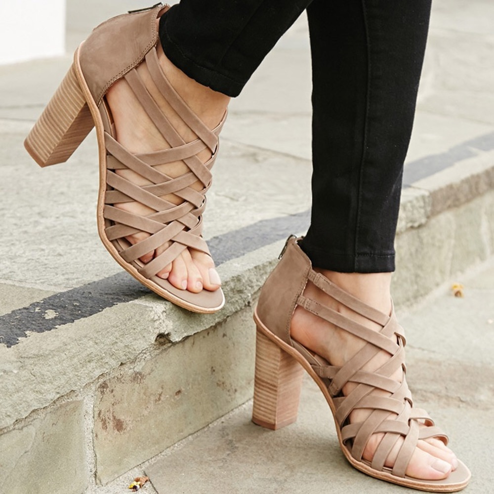 Dolce Vida Taupe Leather Franney heels size 6.5